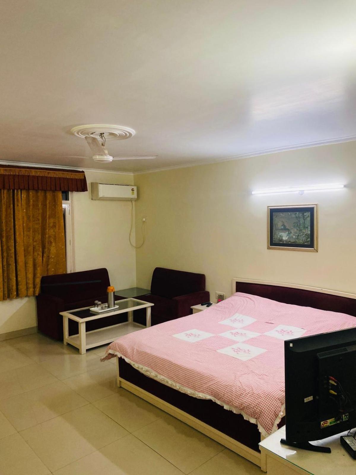 Hotel Mayur Deluxe Meerut Exterior foto